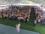 La presidenta Claudia Sheinbaum Pardo encabeza el evento gubernamental desde la Unidad Deportiva Morelos, en Colima.