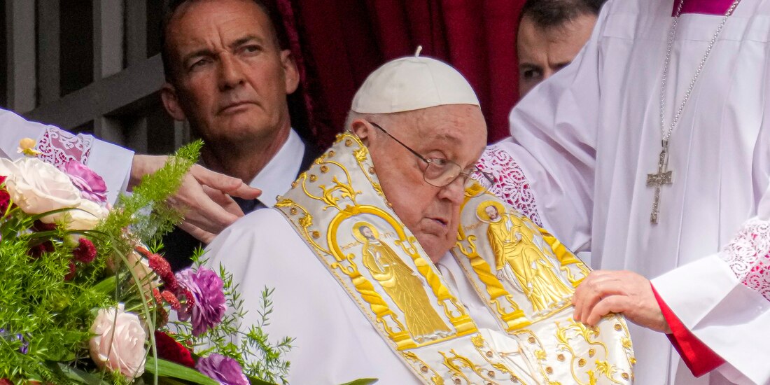 El papa Francisco durante la bendición Urbi et Orbi.