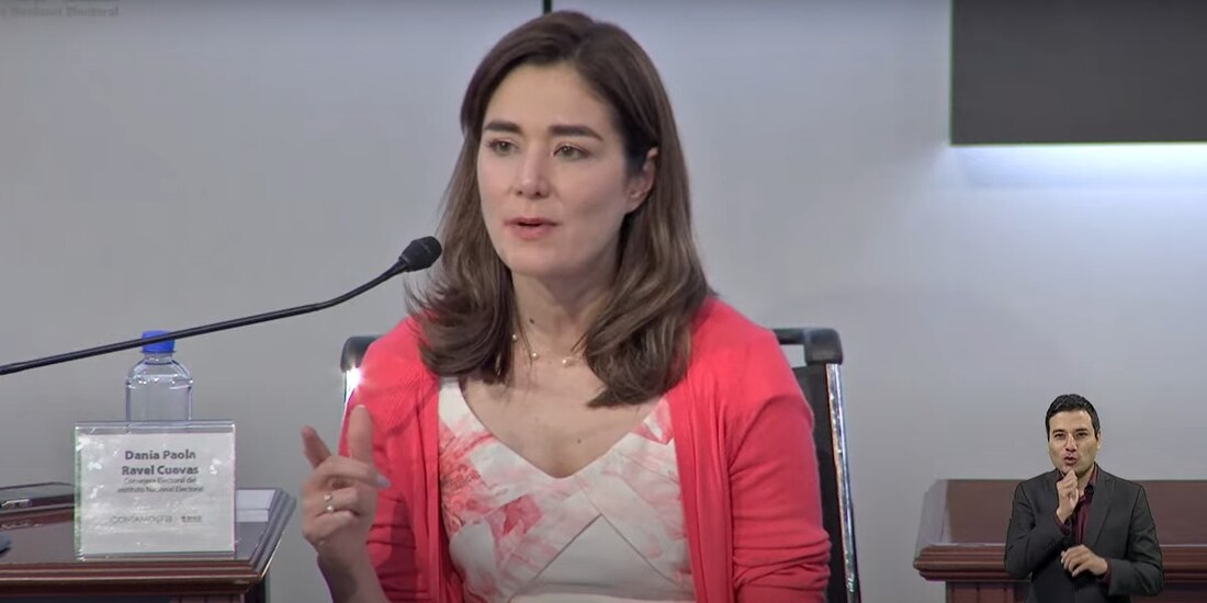 Dania Ravel, consejera del INE, ayer, durante su participación en el conversatorio Paradigma Democrático.