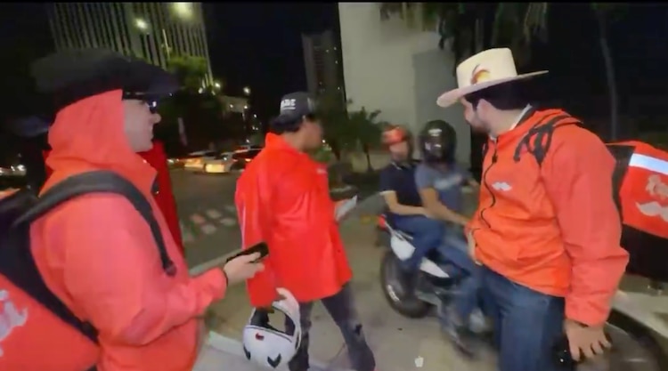 Agresores de César Gastélum llegaron en una motocicleta.
