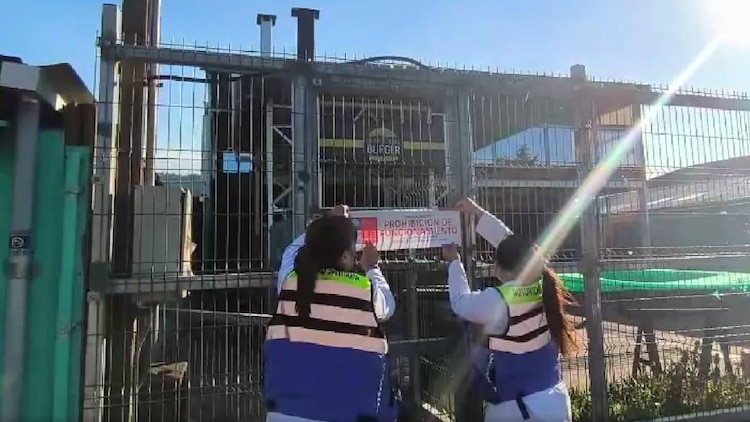 El pequeño falleció luego de un mes de lucha contra la bacteria