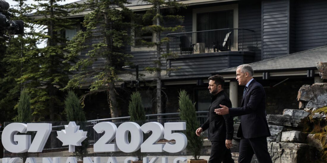 El primer ministro canadiense, Mark Carney y Volodimir Zelenski, ayer.