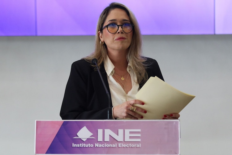 La consejera electoral del INE, Frida Gómez Puga, en conferencia de prensa el 14 de mayo de 2026.