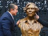 Janecarlo Lozano inaugura espacio cultural dedicado a Elena Poniatowska.