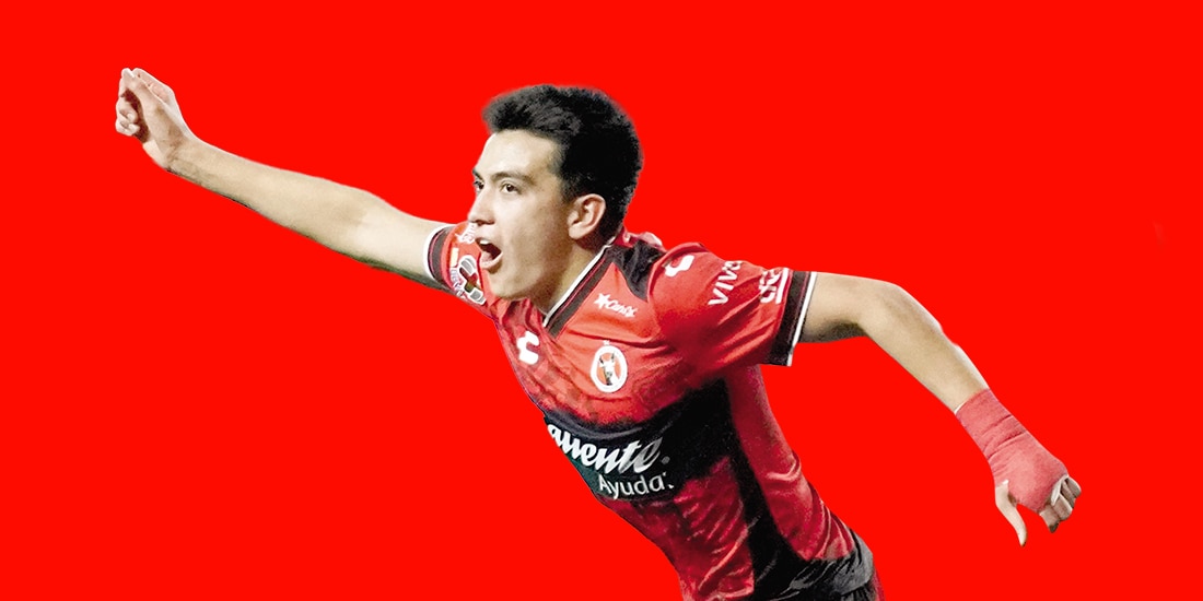 Morita celebra uno de sus goles la temporada pasada con Xolos.