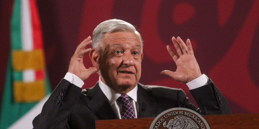 El Presidente López Obrador, durante su conferencia matutina , ayer.