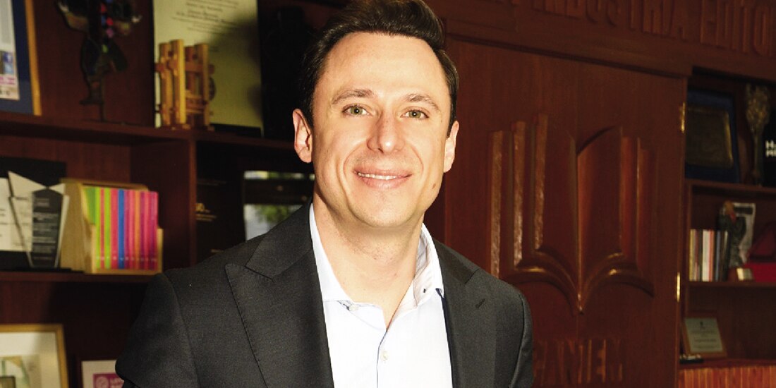 El recién nombrado presidente de la Caniem, en su oficina.