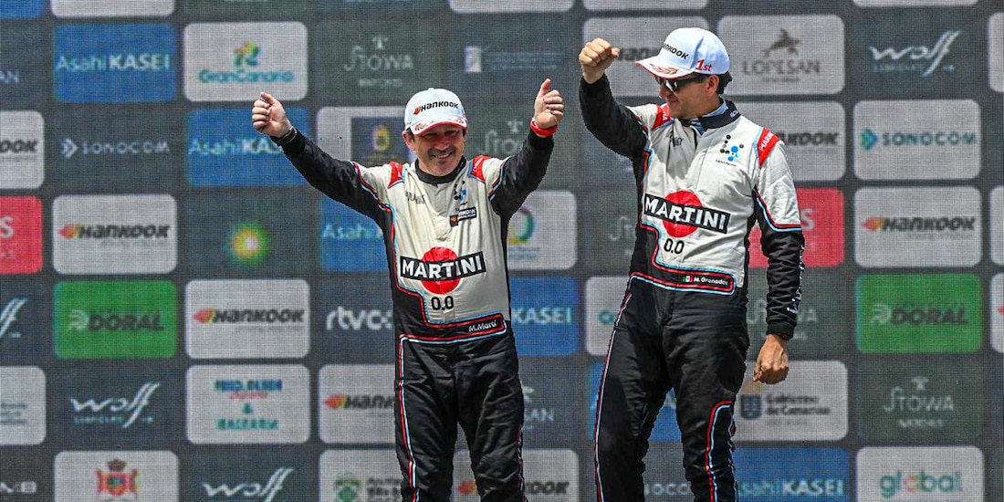 Miguel Granados y Marc Martí festejan su victoria en el WRC Rally Islas Canarias 2026.