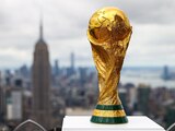El trofeo de la Copa FIFA previo al anuncio de las sedes del Mundial 2026.