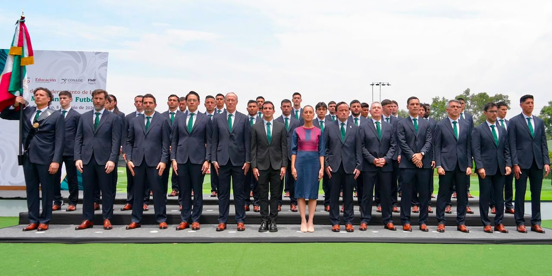 Presidenta Claudia Sheinbaum encabeza ceremonia de abanderamiento de la Selección Mexicana de Fútbol.