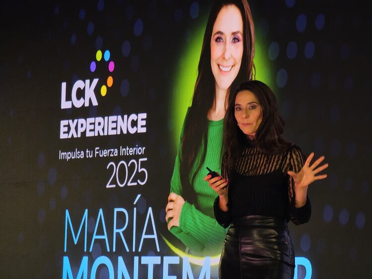 El foro reunió a líderes internacionales que abordaron cómo las creencias y emociones influyen en la vida cotidiana.