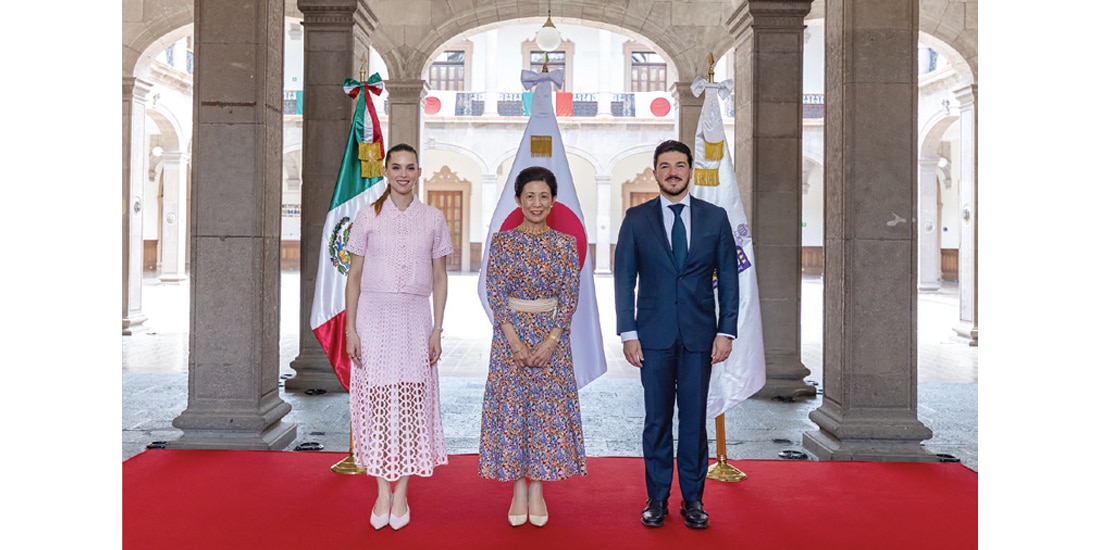 MARIANA RODRÍGUEZ, la princesa Hisako de Takamado y el mandatario estatal, en evento realizado el pasado viernes.