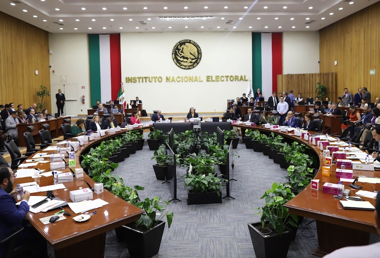 INE perfila presupuesto histórico de 36.1 mil millones de pesos para 2027