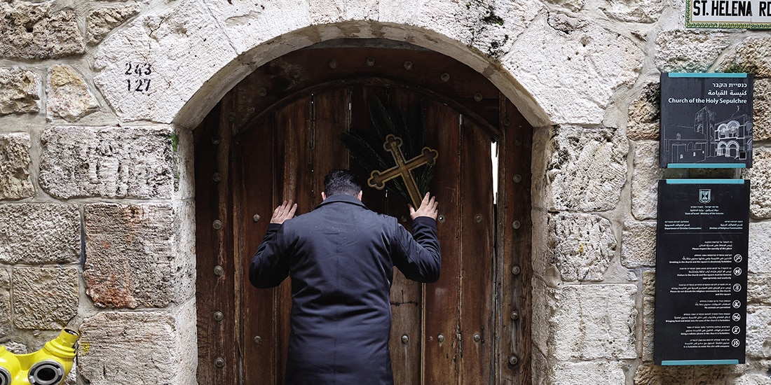 IGLESIA del Santo Sepulcro cerrada, ayer.