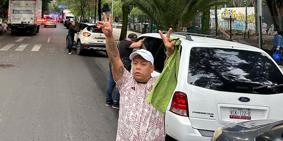 Hacen franeleros su agosto con festejos por el Tri en Reforma