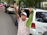 Hacen franeleros su agosto con festejos por el Tri en Reforma