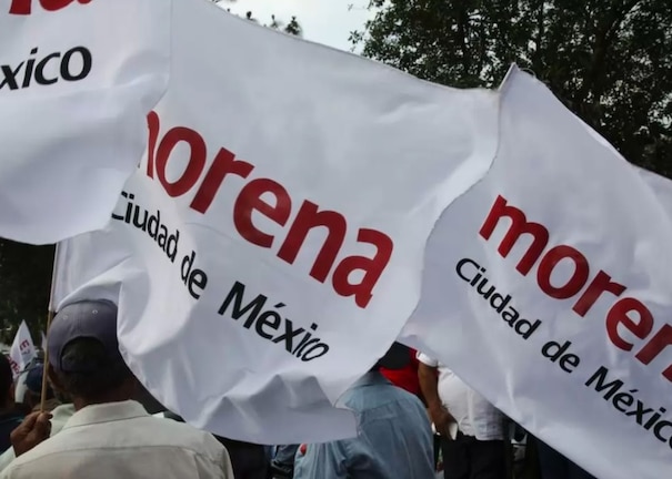 Banderas del partido Movimiento de Regeneración Nacional.