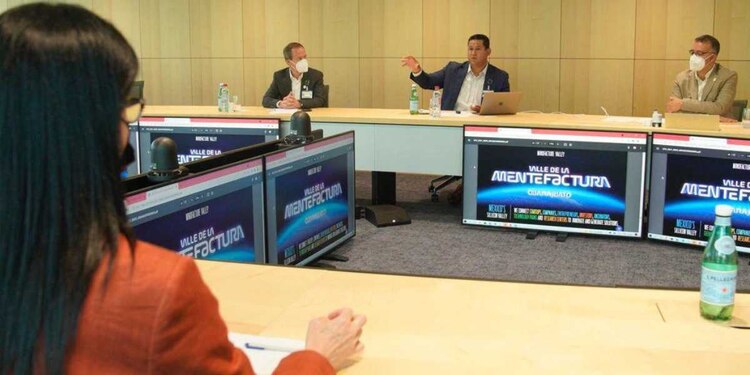 Diego Sinhue y Nestlé dialogaron sobre la continuidad de la expansión de la empresa en Guanajuato.