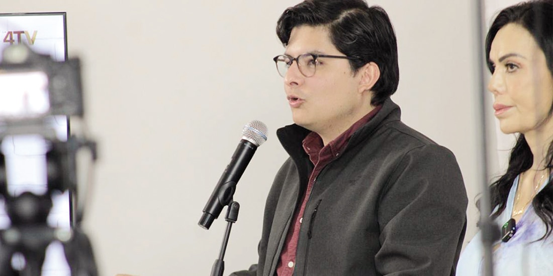 Paulo Emilio García y Diana Sánchez Barrios, ayer, en la conferencia La Chilanguera de la bancada de Morena.