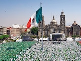 Se vivió una fiesta de futbol en el Zócalo de la Ciudad de México.