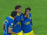 Henry Martín se le fue encima a Brian Rodríguez tras la expulsión del uruguayo en el Pumas vs América.