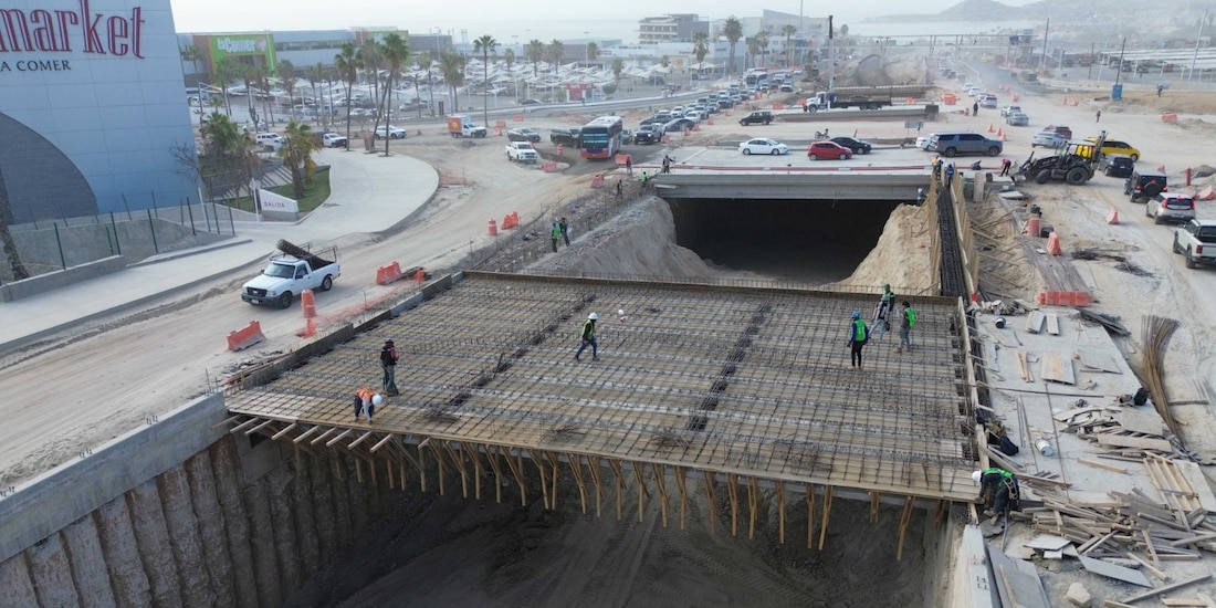Trabajos de la SICT.