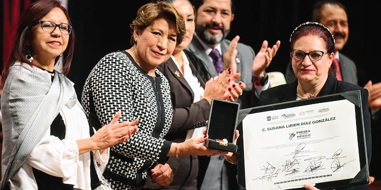 Delfina Gómez reconoce a los mexiquenses ejemplares