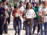 Familiares de migrantes, en jornada de búsqueda en la CDMX, el 3 de mayo.
