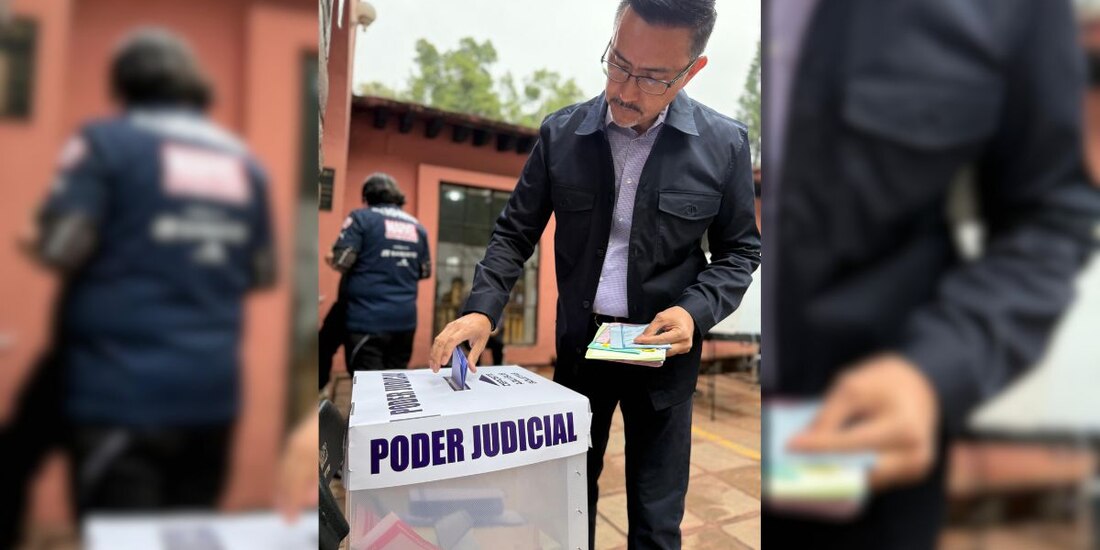 Sergio Molina Martínez emite su voto en la Casa de Coahuila A.C., en la alcaldía Coyoacán.