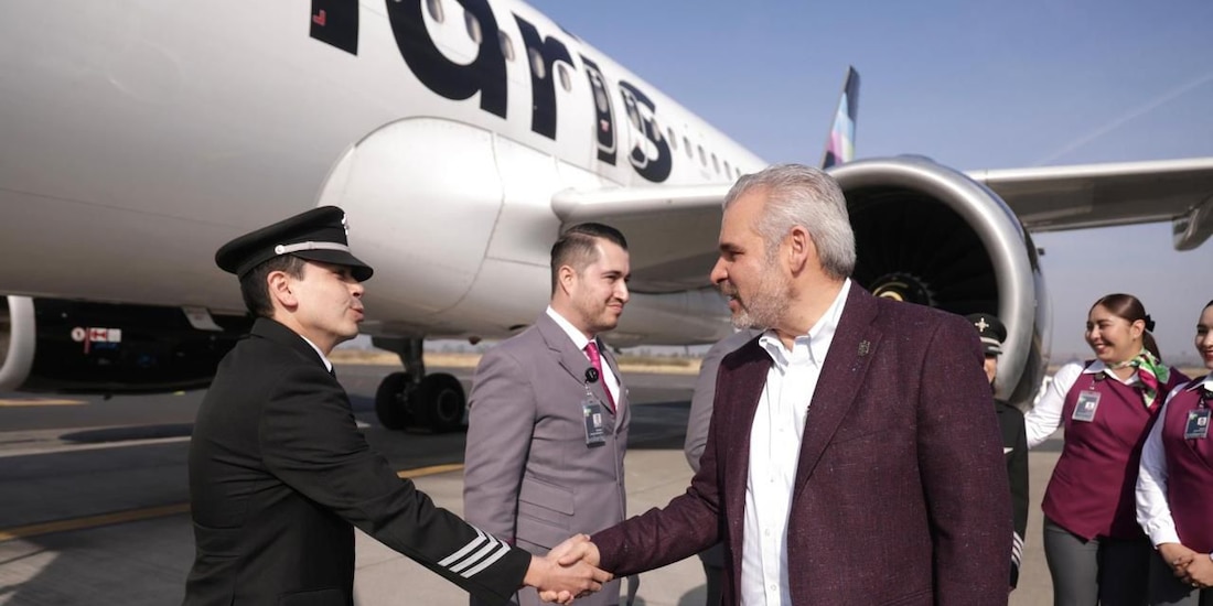Personal aéreo con el Gobernador constitucional de Michoacán.
