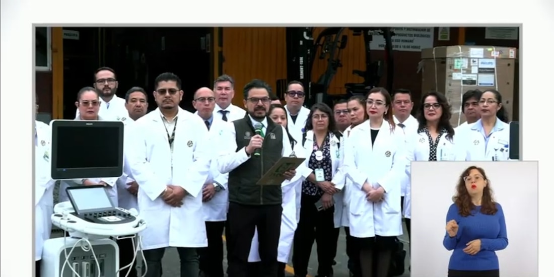 El Gobierno federal presentó los primeros 47 equipos médicos especializados adquiridos para hospitales del IMSS.