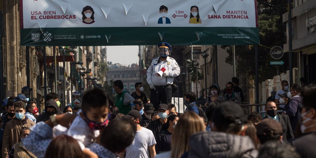 Operativos en el Centro Histórico para reducir las aglomeraciones de personas.
