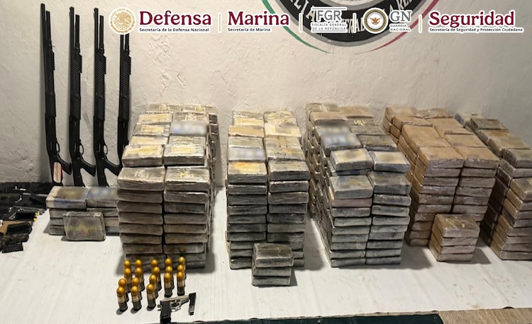 Se aseguraron 151 armas de fuego, 18 granadas, 363 cargadores y 687 kilos de cocaína