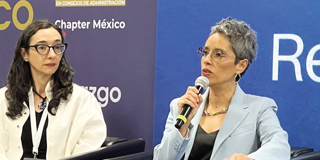 Tania Morales (d.), fundadora de la Asociación para las Infancias Trans, en foto de archivo.