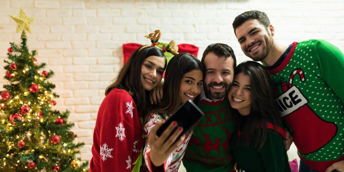 Los ugly sweater son parte de la tradición navideña.