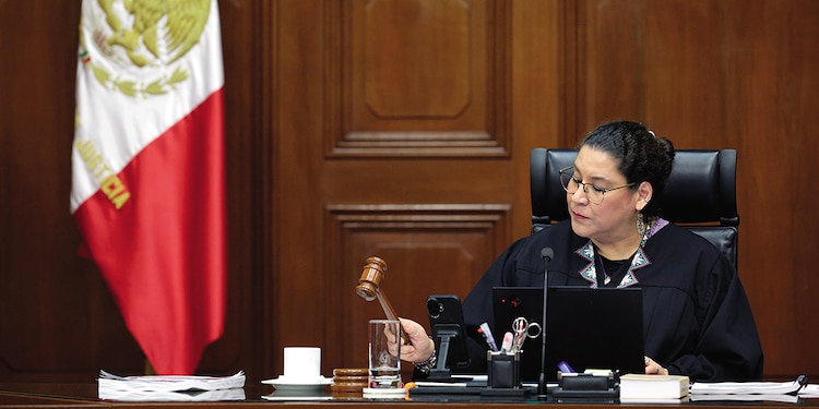 LENIA BATRES, ministra de la Suprema Corte, en sesión del pleno, en foto de archivo.
