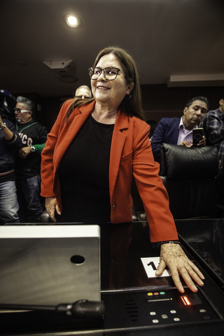 Imelda Castro Castro