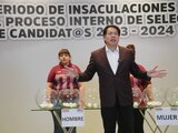 El líder de Morena, Mario Delgado, al inicio del proceso de insaculación, el miércoles.