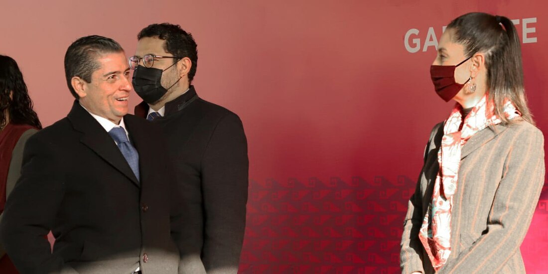 Claudia Sheinbaum, jefa de gobierno de la CDMX y Giovani Gutiérrez, alcalde de Coyoacán.