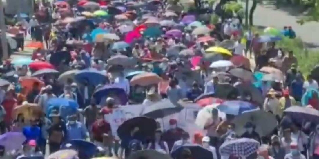 Maestros de Chiapas inician plantón; demandan diálogo con AMLO