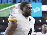DK METCALF, de los Steelers de Pittsburgh, se retira del campo el pasado domingo 21 de diciembre de 2025.