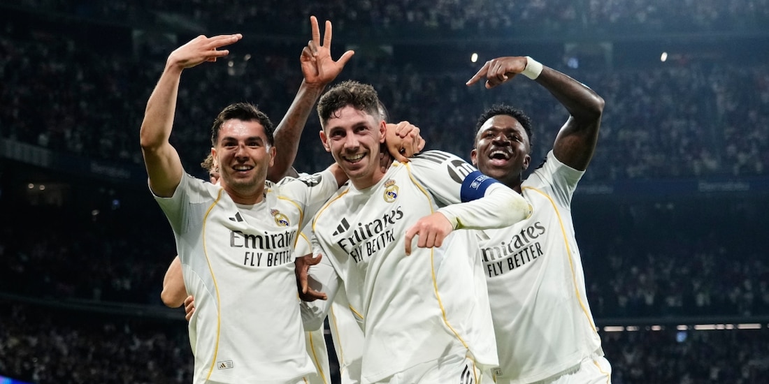 Federico Valverde celebra uno de sus tres goles en la victoria 3-0 del Real Madrid ante el Manchester City en octavos de final de la Champions League