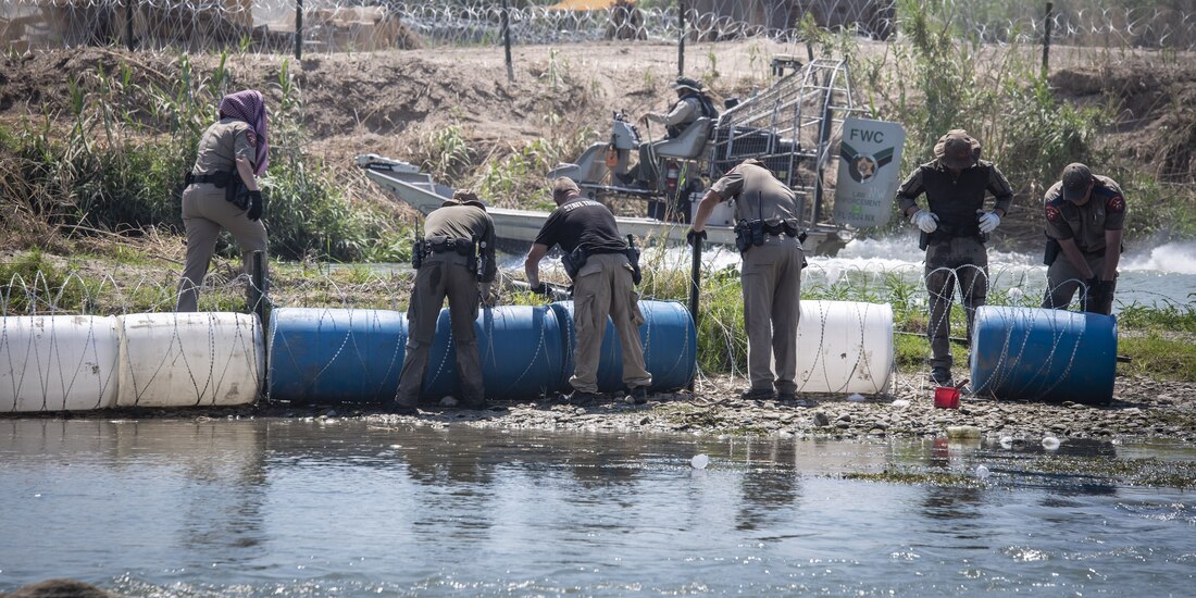 Alambrada de púas en la frontera de Texas con EU.