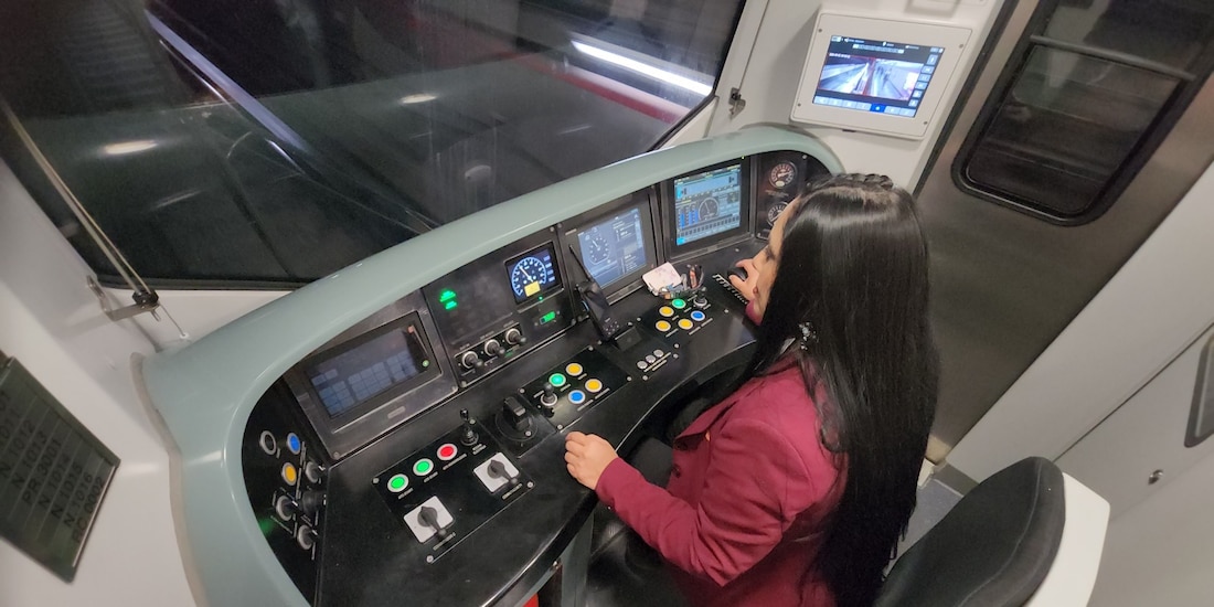 Trabajadora del Sistema de Transporte Colectivo.