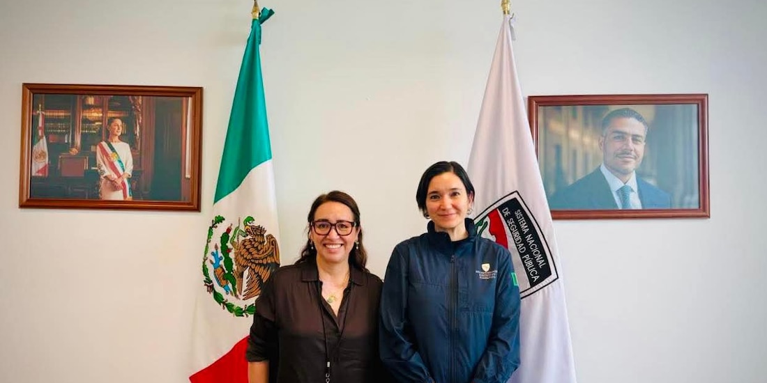 La Alcaldesa de Ecatepec junto a Marcela Figueroa Franco.