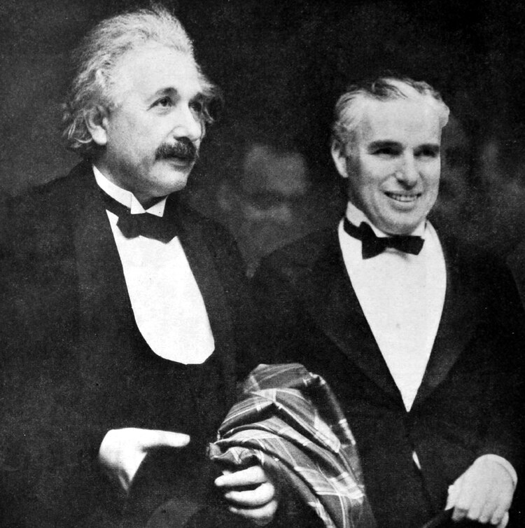 Albert Einstein y Charlie Chaplin en la premiere de City Lights
