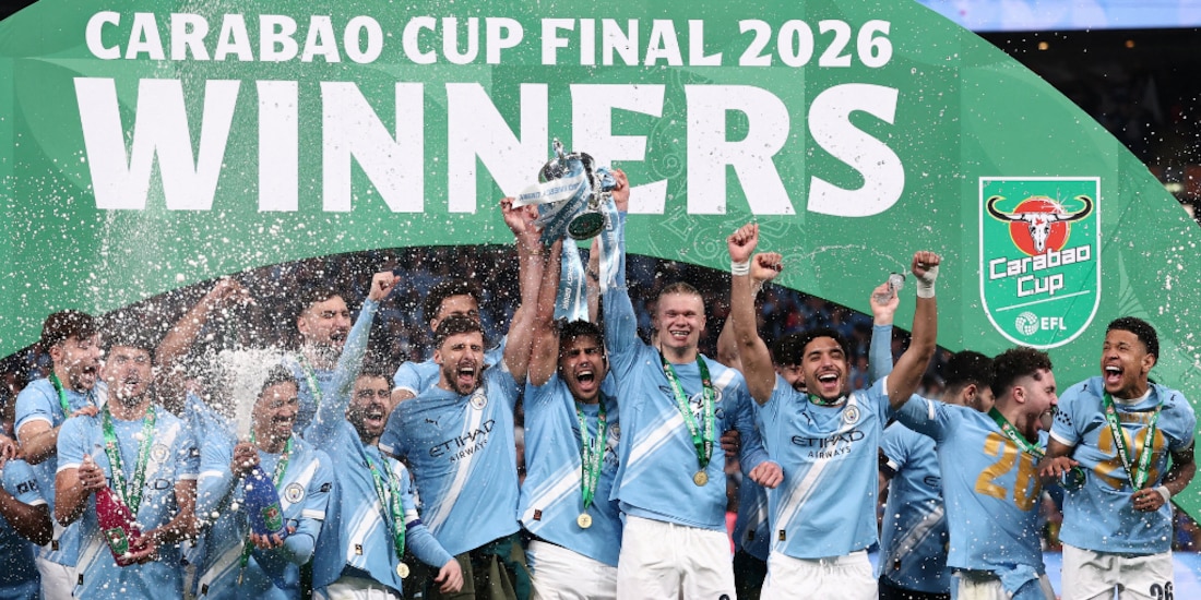 El Manchester City levanta su noveno título de la Carabao Cup.