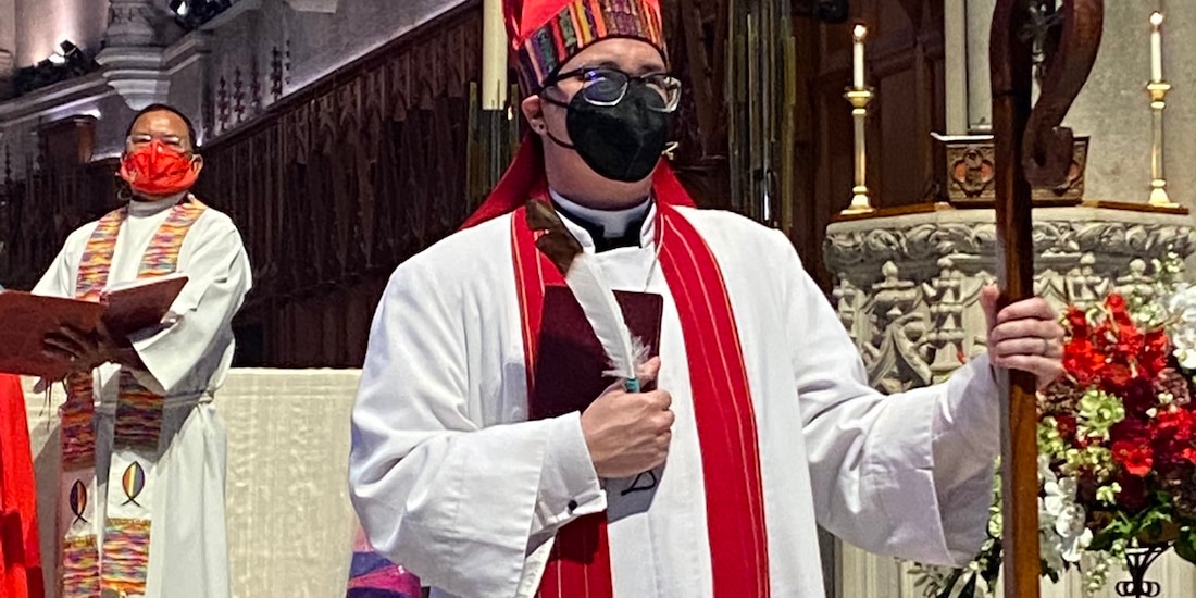 Megan Rohrer, obispo transgénero, en un servicio celebrado en la Catedral Grace de San Francisco, California.