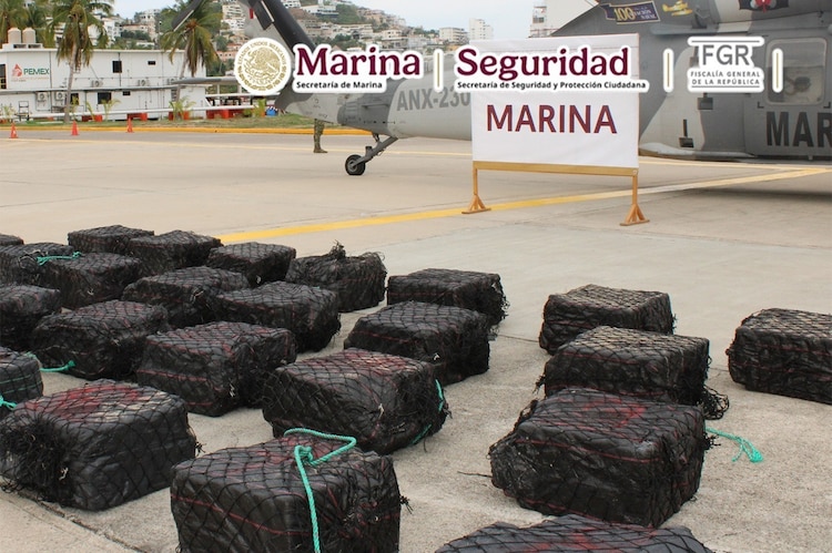Fueron localizado 29 bultos frente a costas de Tecpan de Galeana, Guerrero.