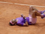 Rafael Nadal momentos después de su aparatosa caída en su partido contra Alexander Zverev en el Masters de Roma.